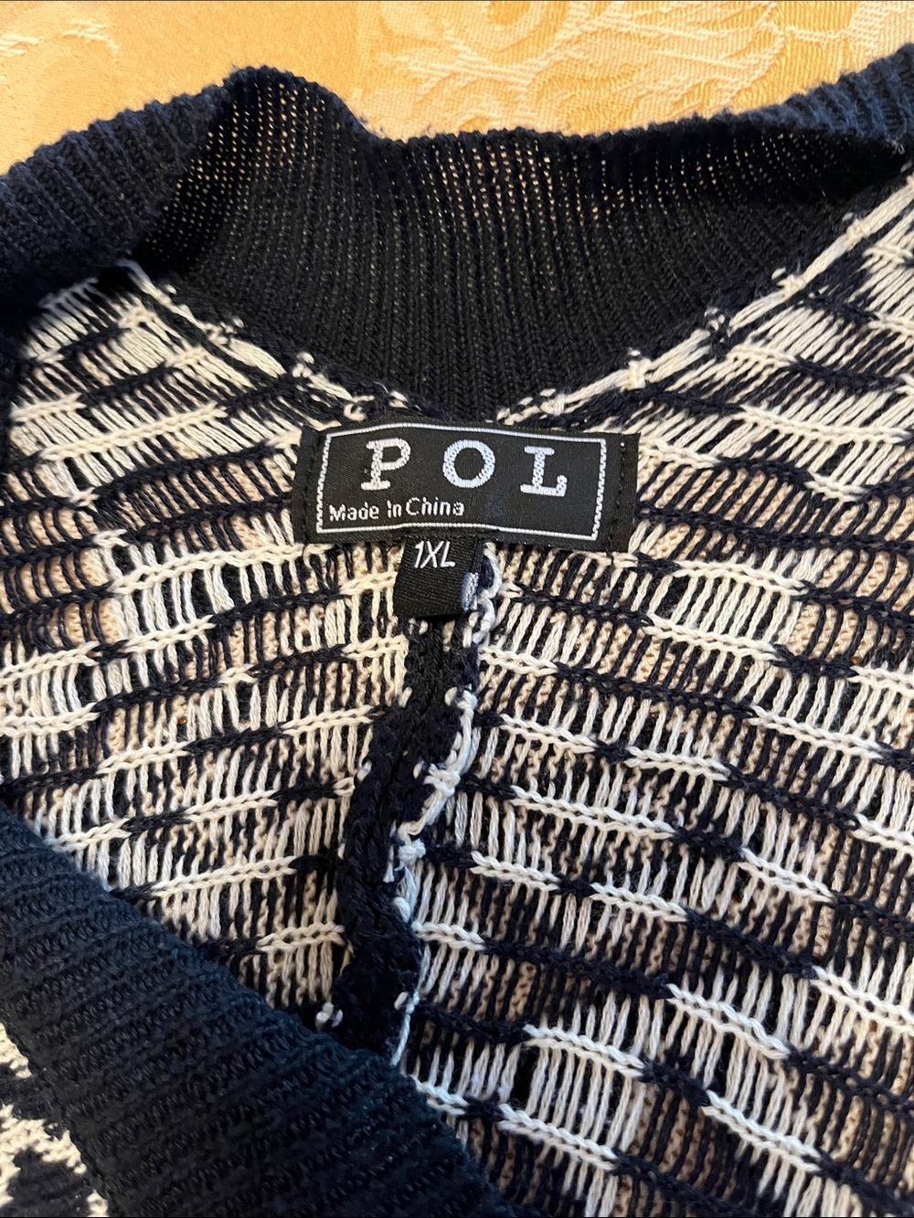 POL Cape - Picture 2 of 8